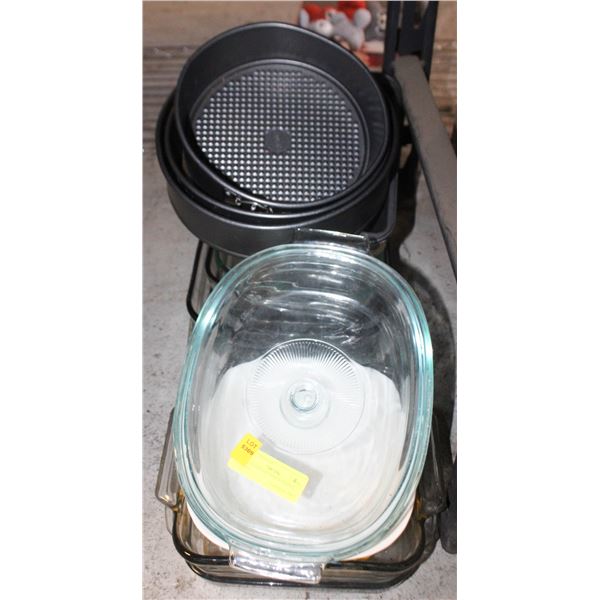 COLLECTION OF PYRES BAKING DISHES