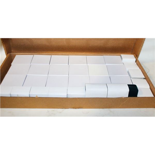 28 BLACK OR GREEN VELVET COIN BOXES