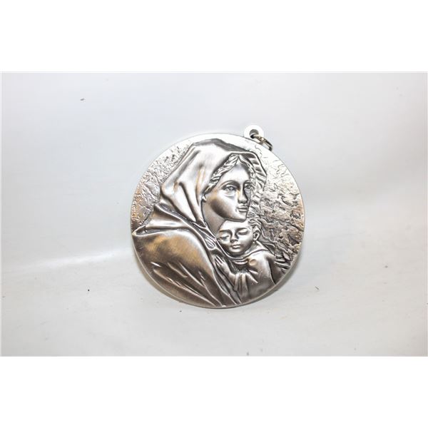 MPTHER & CHILD RELIGIOUS MEDALLION