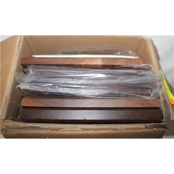 6  9X12" WALL PLAQUES