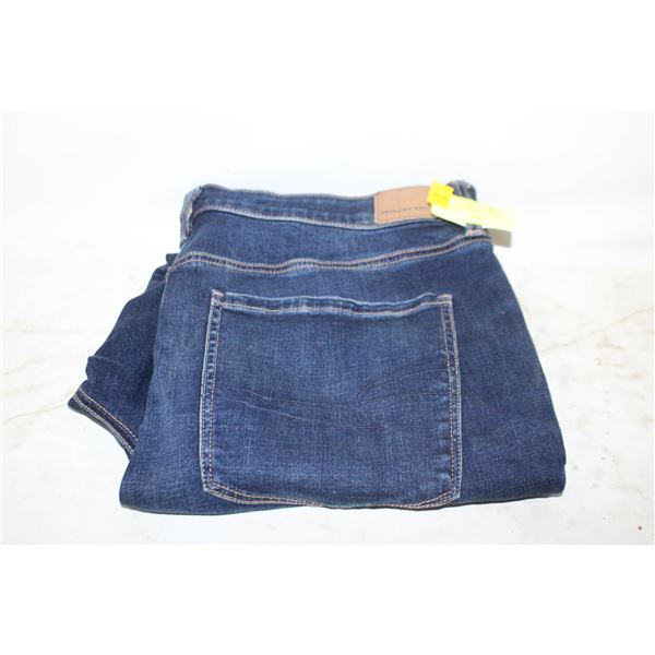 NEW WITH TAGS AMERICAN EAGLE JEANS LADIES SZ 17