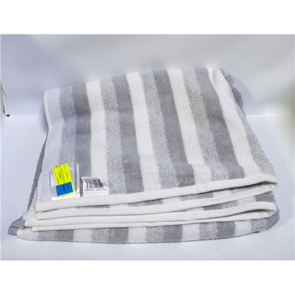 NEW ROOTS BATH TOWEL 30 X 58"