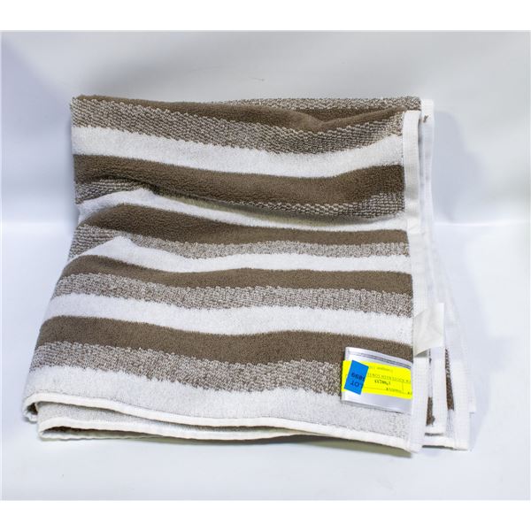 NEW ROOTS BATH TOWEL 30 X 58"