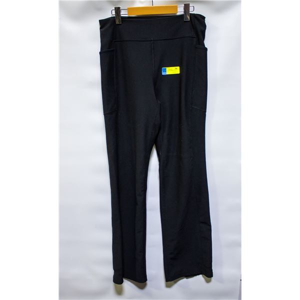 32 DEGREE HEAT RIBBED PANTS SIZE MEDIUM