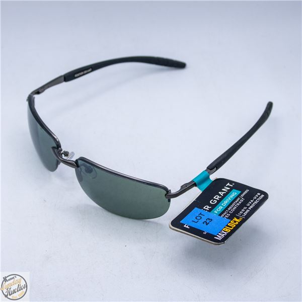 PAIR OF FOSTER GRANT SUNGLASSES