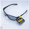 Image 1 : PAIR OF FOSTER GRANT SUNGLASSES