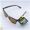 Image 1 : PAIR OF FOSTER GRANT SUNGLASSES
