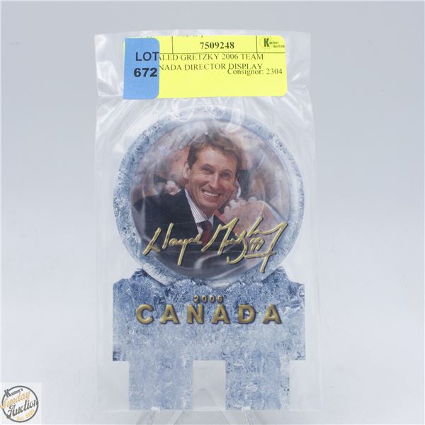 SEALED GRETZKY 2006 TEAM CANADA DIRECTOR DISPLAY
