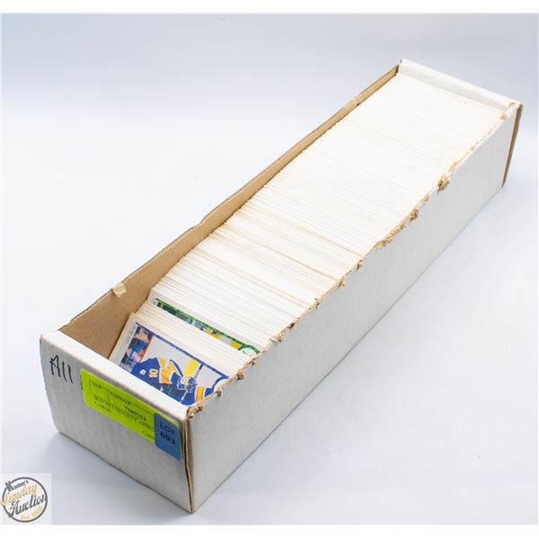 BOX ALL HOCKEY APPROX 940 CARDS