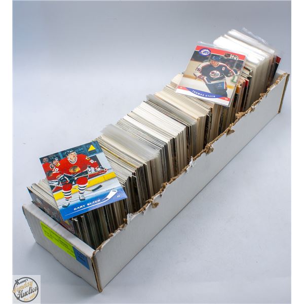 BOX ALL NHL HOCKEY APPROX 1000 CARDS