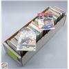 Image 1 : BOX ALL NHL HOCKEY APPROX 890 CARDS