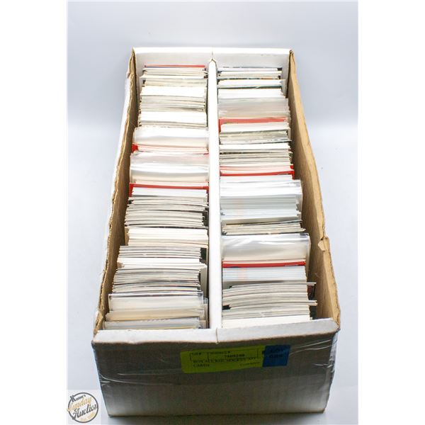 BOX ALL NHL HOCKEY APPROX 2000 CARDS