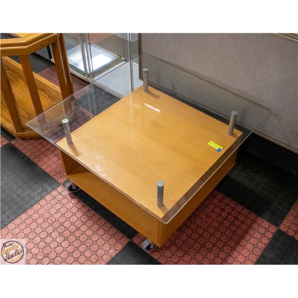 GLASS TOP MODERN DÉCOR COFFEE TABLE WITH HIDDEN