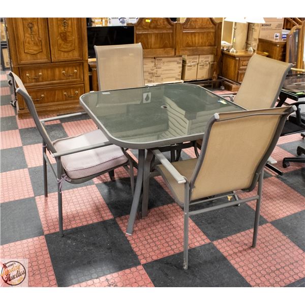 SQUARE PATIO TABLE AND CHAIRS 41.5" X 41.5" X 26"