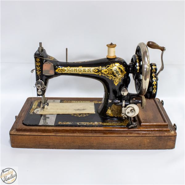 VINTAGE SINGER SEWING MACHINE PORTABLE OAK CABINET