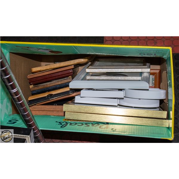 LOT OF VARIOUS PICTURES FRAMES