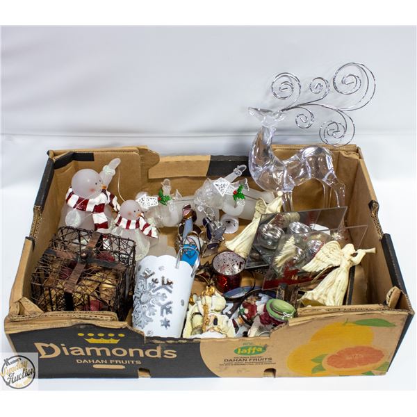 LOT OF CHRISTMAS DÉCOR