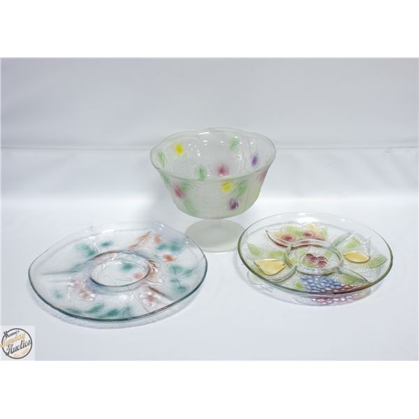 LOT OF VARIOUS GLASS COLOR ACCENT GLASS SERVING