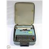 Image 1 : UNDERWOOD OLIVETTI PORTABLE TYPEWRITER IN CASE