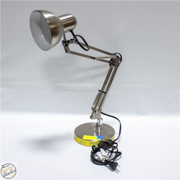 ARTICULATING DESK LAMP