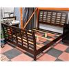 Image 1 : QUEEN SIZE BEDFRAME WITH HEADBOARD AND FOOTBOARD