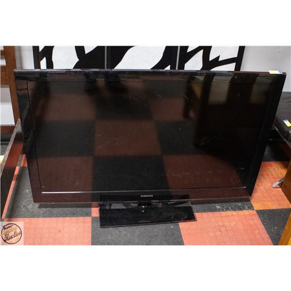SAMSUNG LN52B540P8F 54" TV WITH STAND, NO CORDS