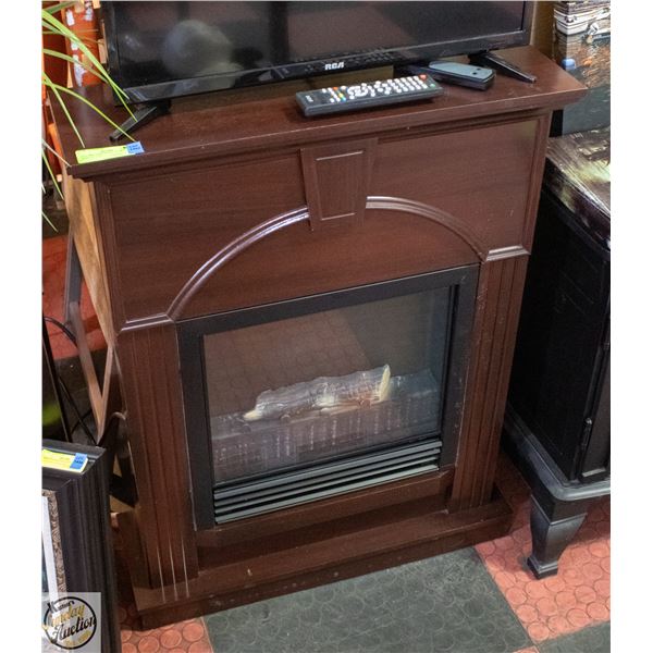 ELECTRIC FIRE PLACE 26" WIDE 8" DEEP 34" TALL