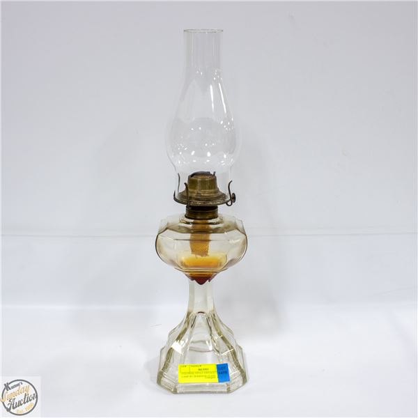 COLONIAL STYLE VINTAGE OIL LAMP BY DOMINION GLASS