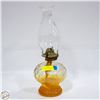 Image 1 : VINTAGE HURRICANE STYLE OIL LAMP AMBER HONEYCOMB