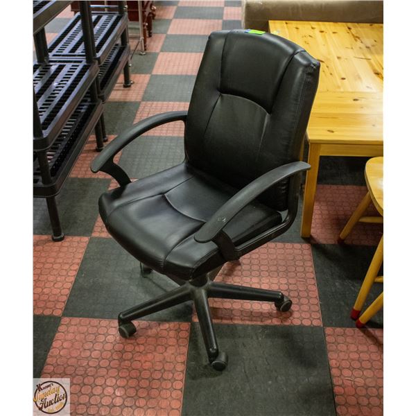 BLACK OFFICE CHAIR