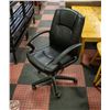 Image 1 : BLACK OFFICE CHAIR