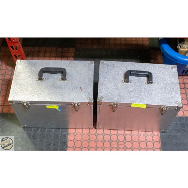 2 METALLIC LATCHING BOXES