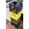 Image 1 : 4 STACKING CRATES