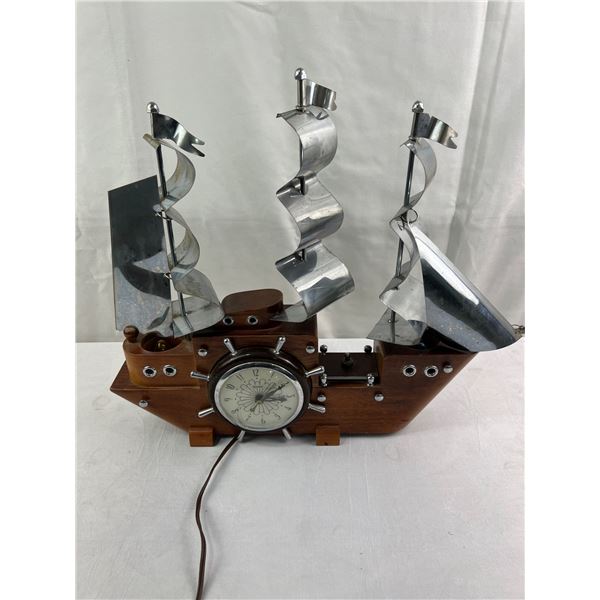 United Ship Clock