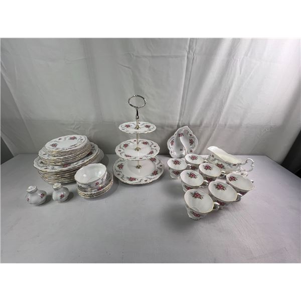 Royal Albert - Tranquility over 40 pieces