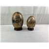 Image 2 : 2 Vintage Japanese Satsuma Eggs with Stand