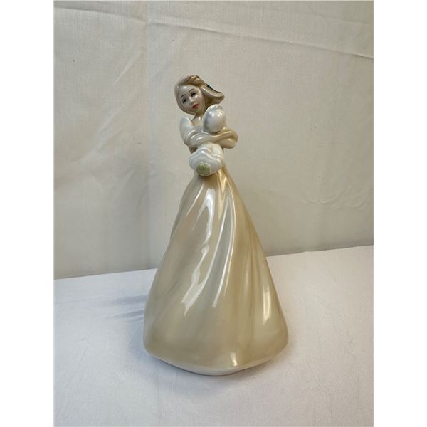 Royal Doulton Dreaming HN3133 Figurine 1986