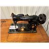 Image 2 : 1950s Singer 15J Sewing Machine Table working