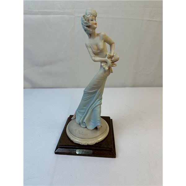 A. Belcari "Young Lady in Art Deco Dress" - 1985 figurine - Signed