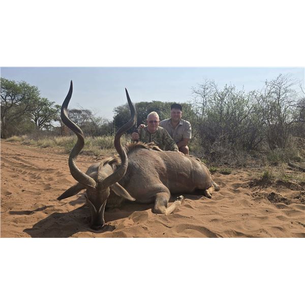 BUFFELKRAAL SAFARIS with Deon Kruis in Limpopo, South Africa for 7 days and 6 nights, 2 hunters