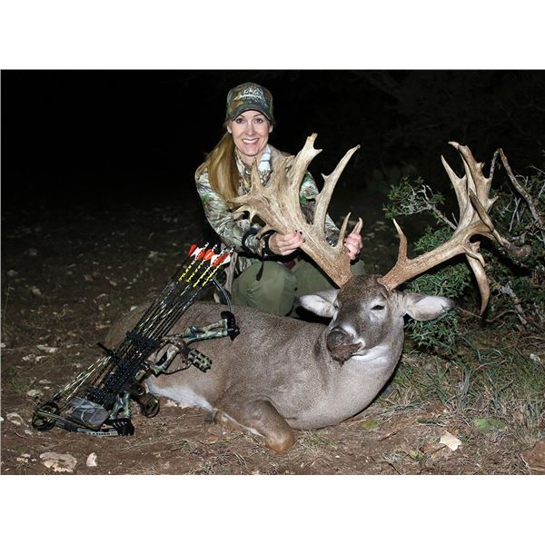 3 Days, 2 Night TEXAS Whitetail and Exotic Hunt for 2 hunters