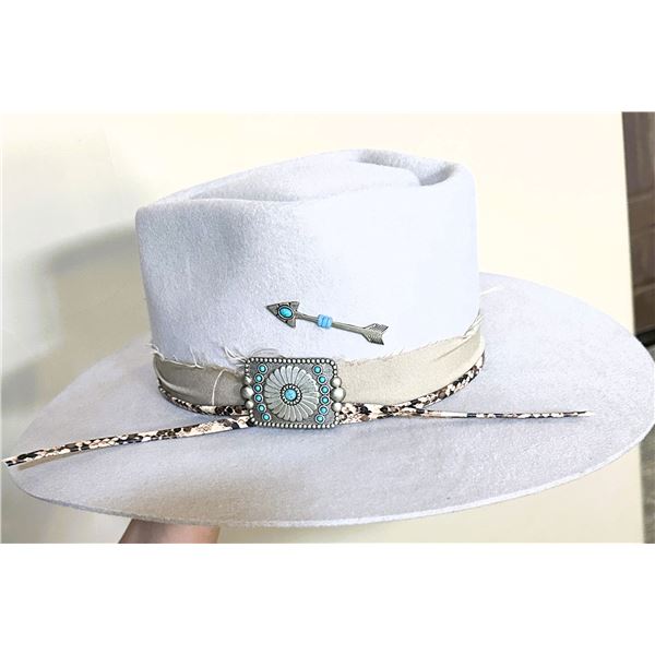 ERIKA LOWRY & CRAIG DIXON: Charlie 1 Horse Hat with Side Concho & Clint Orms Silk Scarves