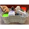 Image 1 : FRIEND OF DSCF: Bow-Wow Gift Basket