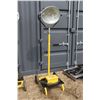 Image 1 : Canadian Electrical Products 400 watt mercury Halide jobsite lamps