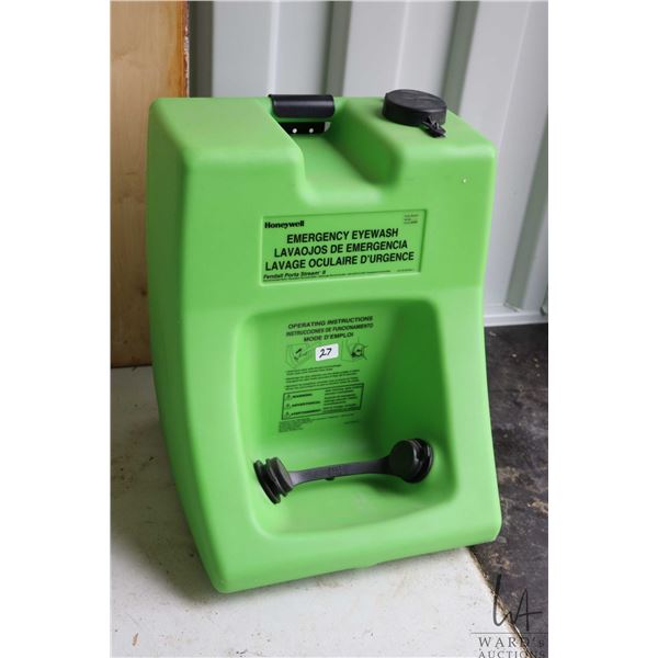 Honeywell Emergency Eyewash station, does not include solution, includes mounting bracket