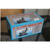 Image 1 : 3" U Type angle vise, appears new in box