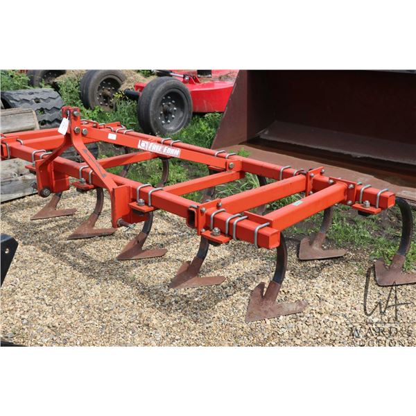 Free Form 92" 3 point hitch, 11 shank cultivator