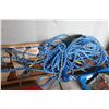 Image 3 : Vintage pair of wood Starfire 1 water skis and tow rope