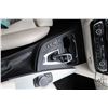 Image 14 : 2018 BMW 440i twin power turbo, automatic transmission with paddle shift, blue exterior, cream and b