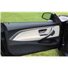 Image 6 : 2018 BMW 440i twin power turbo, automatic transmission with paddle shift, blue exterior, cream and b